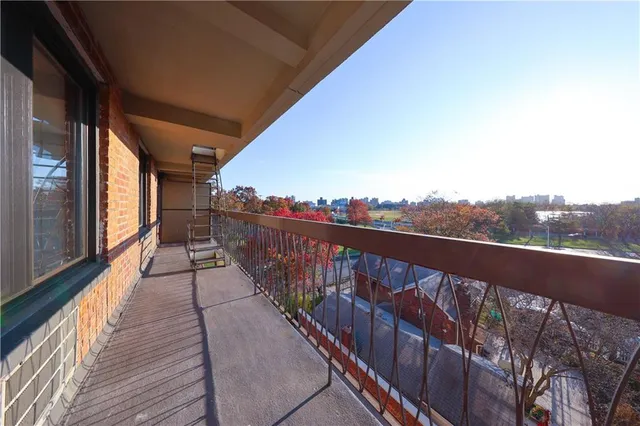 $448,000 | 2121 Shore Parkway, Unit 5C | Gravesend