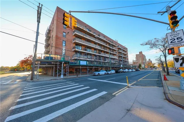 $448,000 | 2121 Shore Parkway, Unit 5C | Gravesend