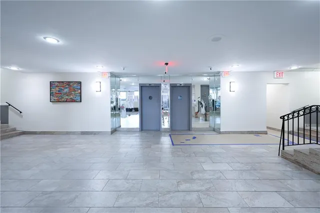 $448,000 | 2121 Shore Parkway, Unit 5C | Gravesend