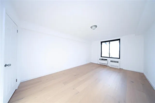 $448,000 | 2121 Shore Parkway, Unit 5C | Gravesend