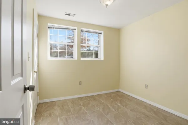 $3,100 | 6203 Abbottsbury Row, Alexandria, VA 22315