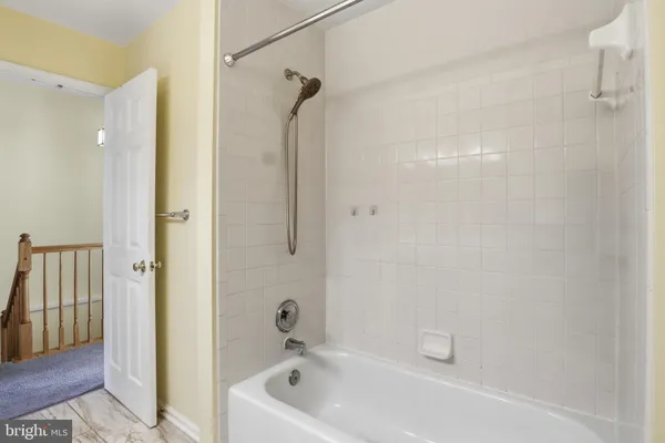 $3,100 | 6203 Abbottsbury Row, Alexandria, VA 22315
