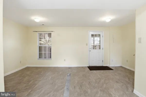 $3,100 | 6203 Abbottsbury Row, Alexandria, VA 22315