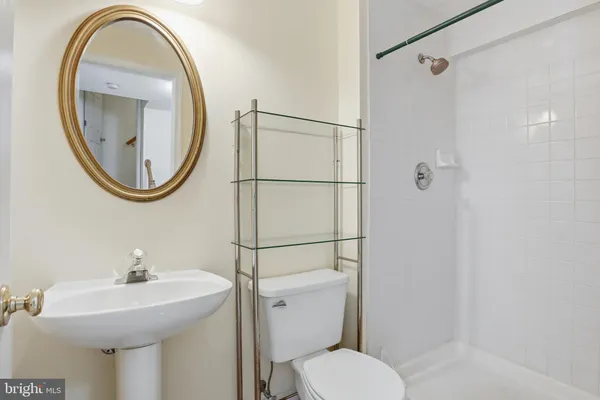 $3,100 | 6203 Abbottsbury Row, Alexandria, VA 22315