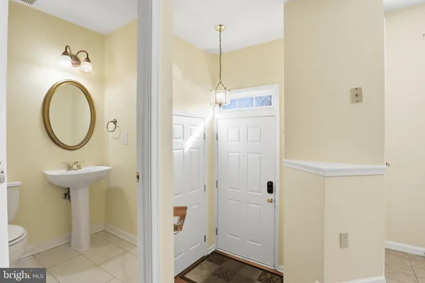 $3,100 | 6203 Abbottsbury Row, Alexandria, VA 22315