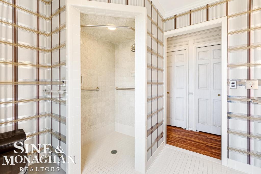 681 Lake Shore Road Grosse Pointe Shores, MI 48236 - Photo 36 of 75
