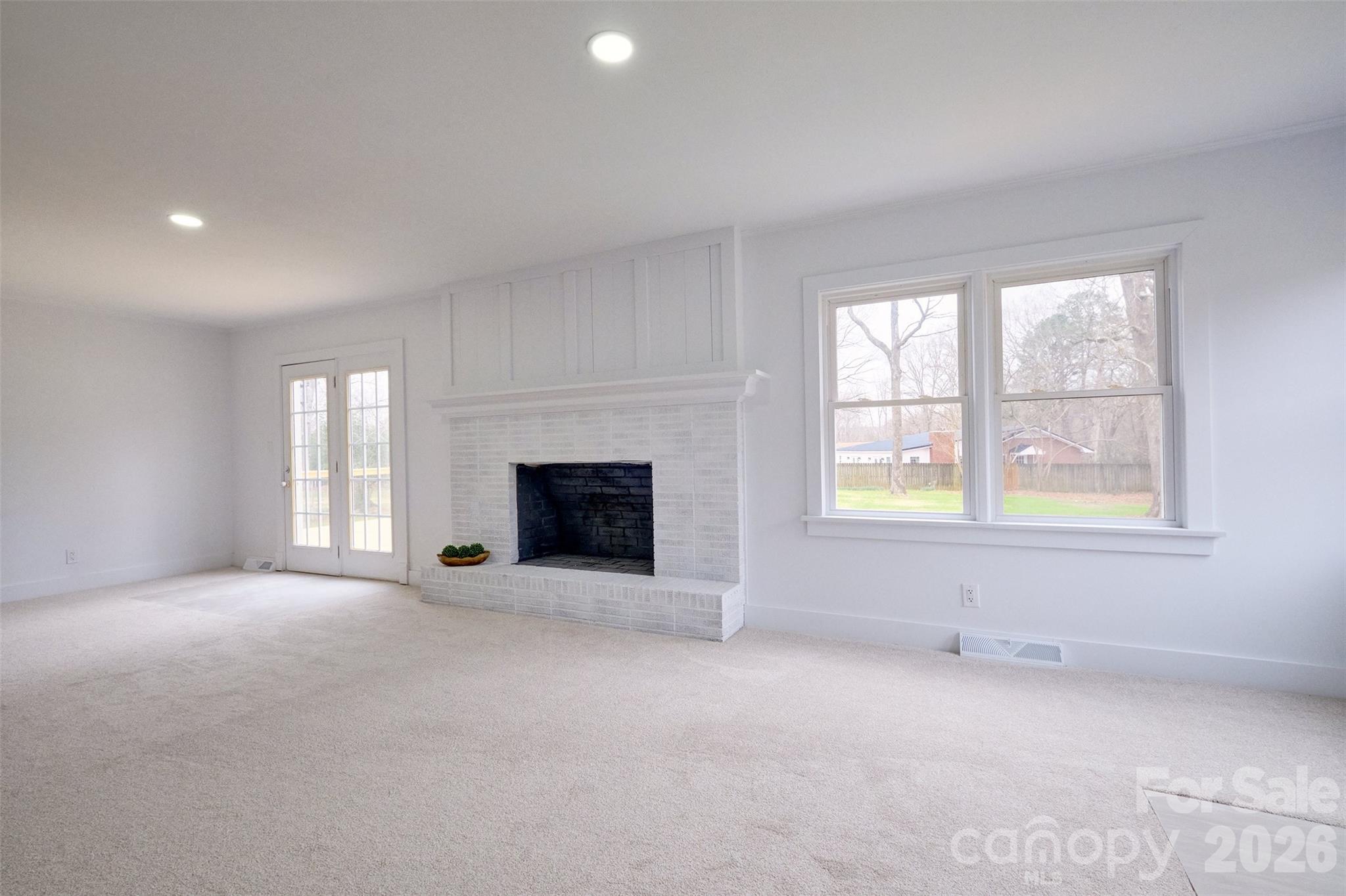 804 Congress Street North York, SC 29745 - Photo 14 of 48 an empty room with windows