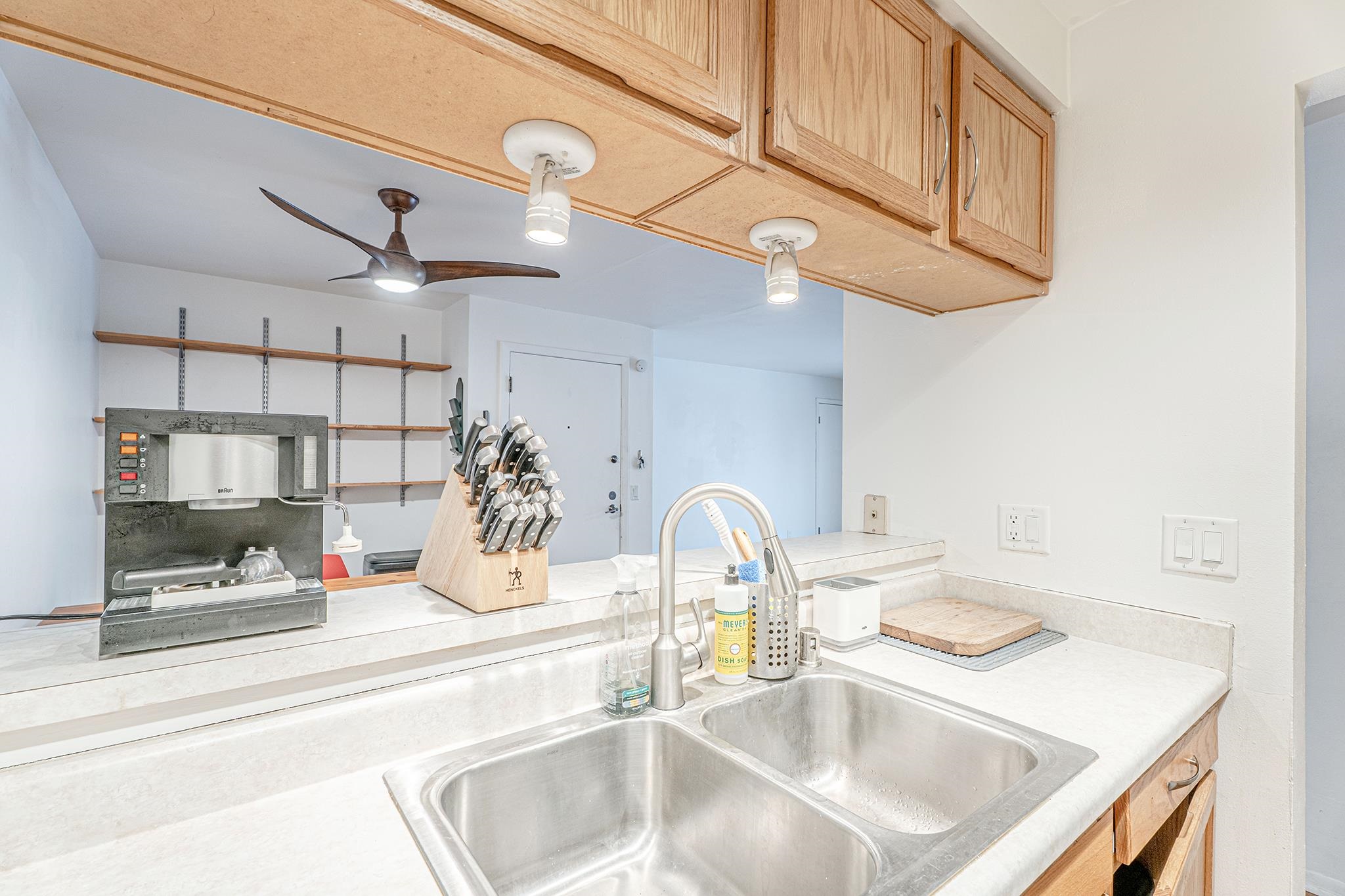 2410 Independence Lane, Unit 206 Madison, WI 53704 - Photo 9 of 40