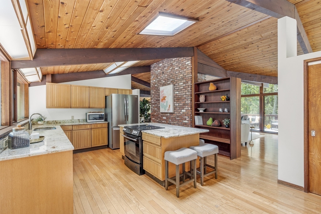 51 Pilgrim Path Carlisle, MA 01741 - Photo 9 of 17 Gallery Image 9