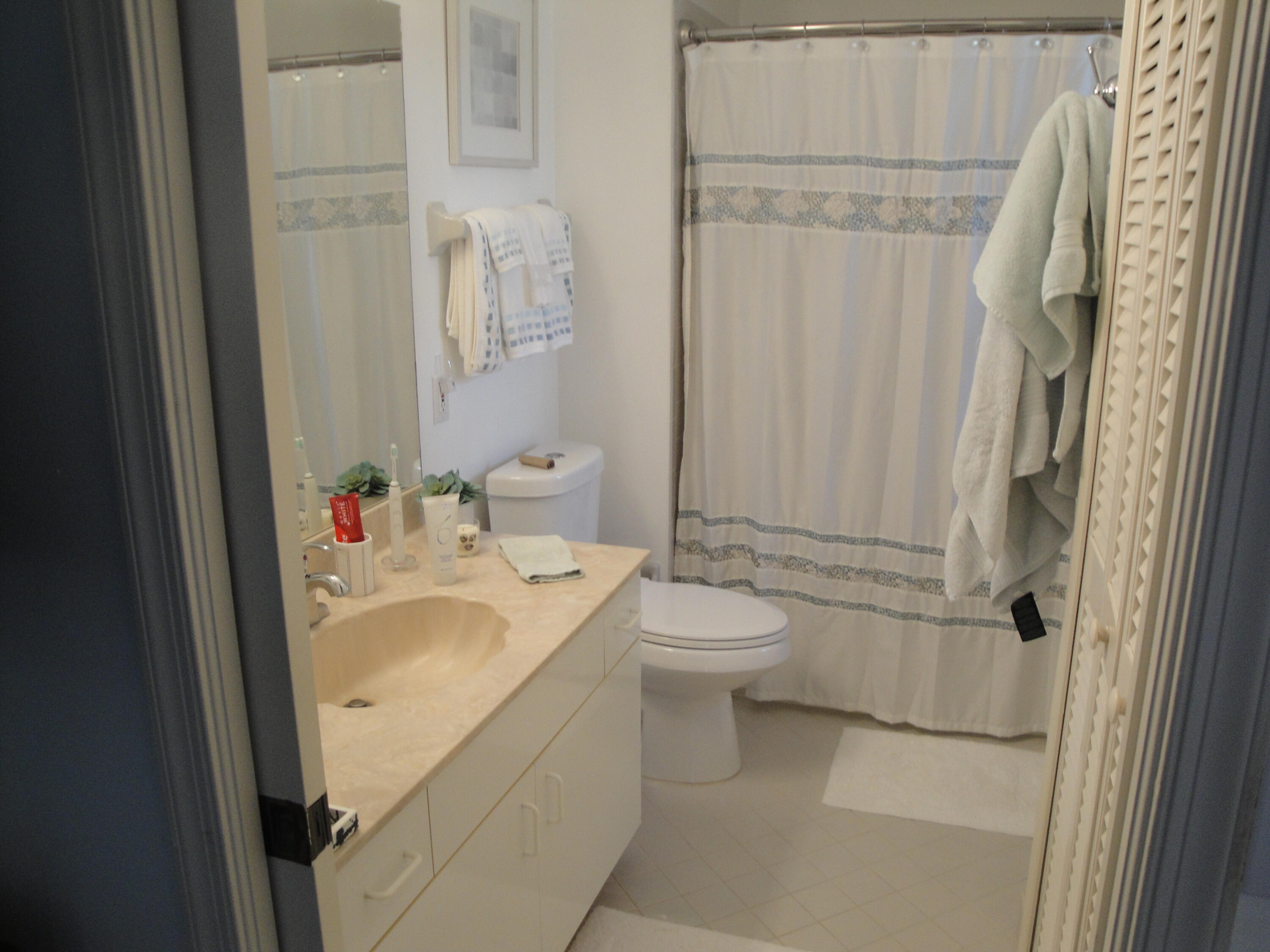 523 Northeast 47th Street Boca Raton, FL 33431 - Photo 8 of 12 DSC01974