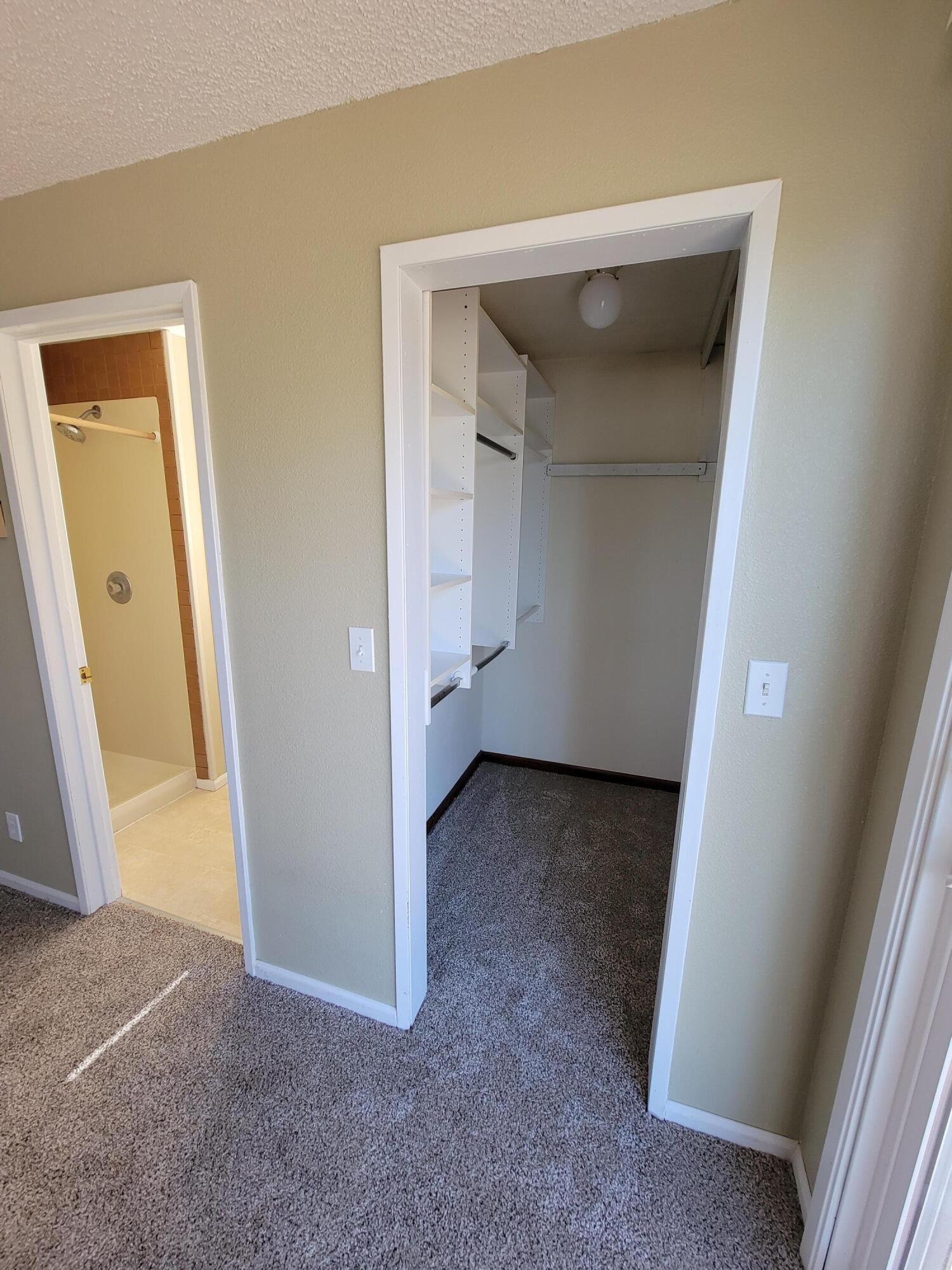 6949 Southeast Mark Road Prineville, OR 97754 - Photo 15 of 19 Master walk in closet