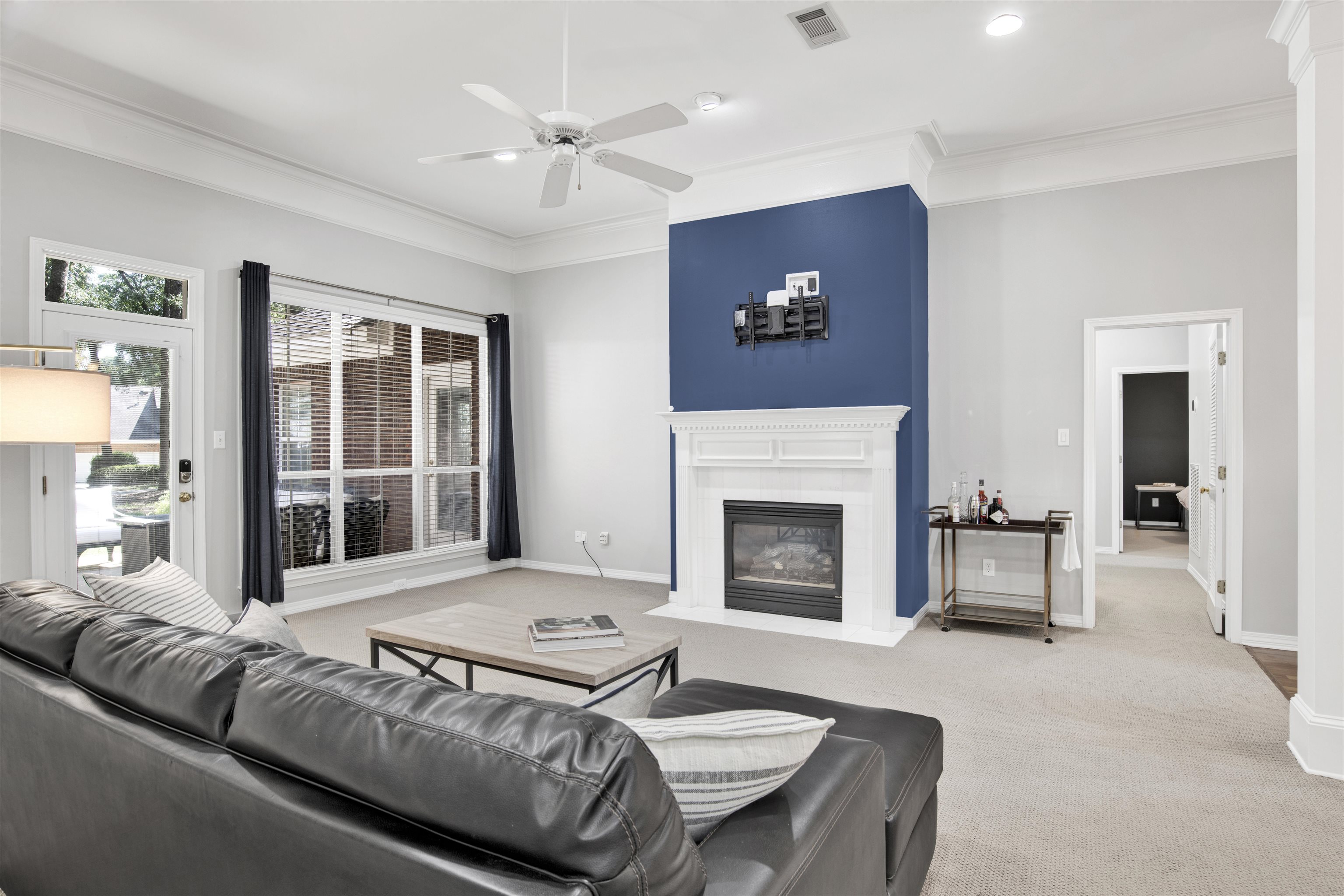 9426 Aspen Circle Daphne, AL 36527 - Photo 16 of 35 Living Room