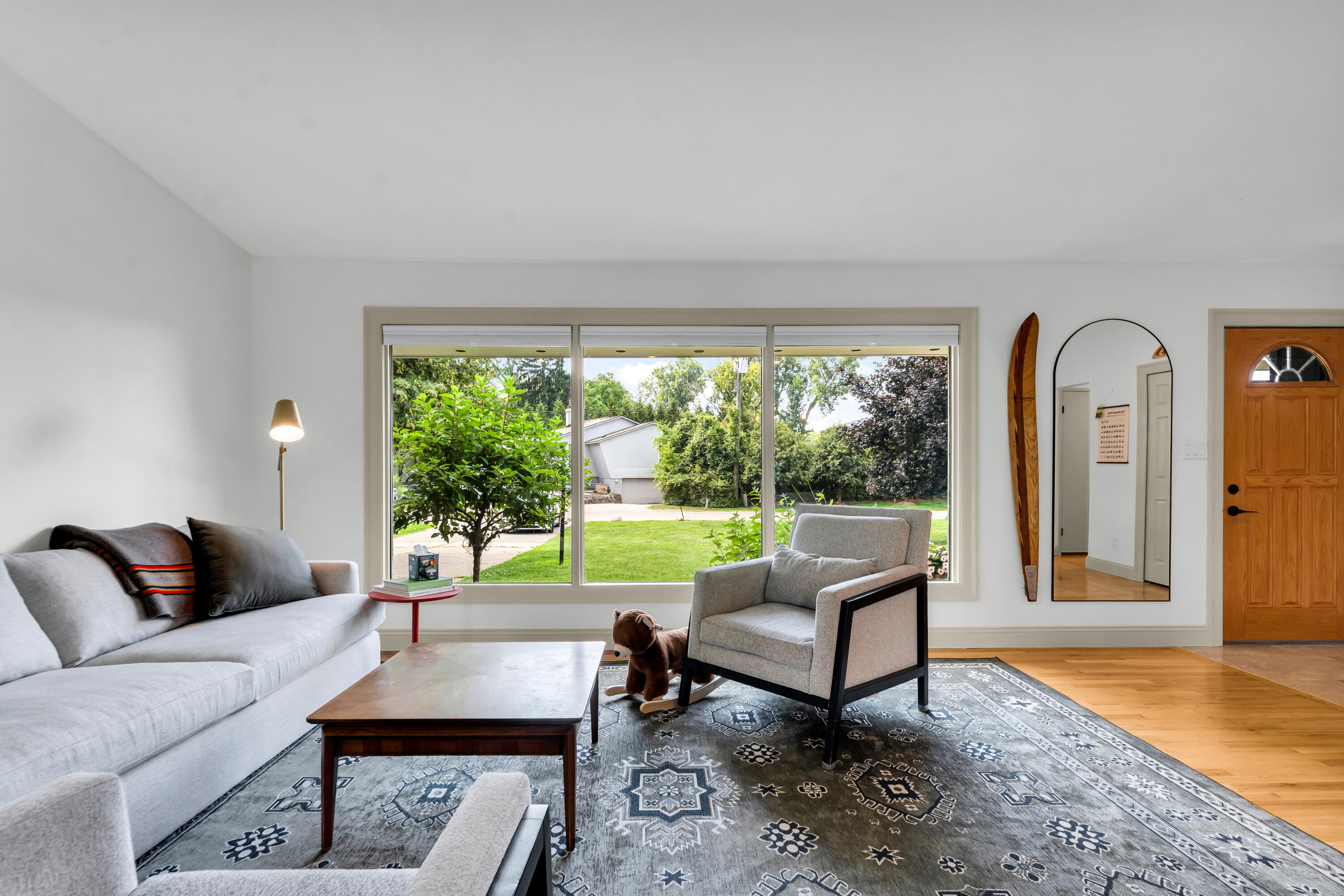 2348 Pine Lake Road West Bloomfield, MI 48324 - Photo 10 of 47 10 - Living Room