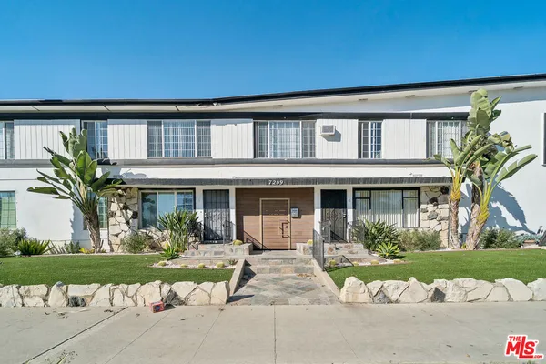 $1,995 | 7209 Willoughby Avenue, Unit 2, Los Angeles, CA 90046