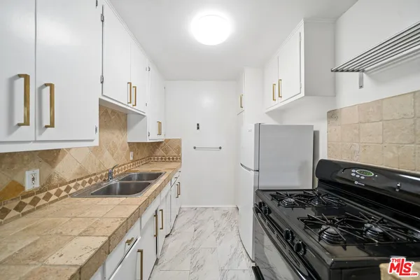 $1,995 | 7209 Willoughby Avenue, Unit 2, Los Angeles, CA 90046