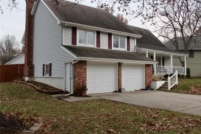 $415,000 | 617 Northeast Birchwood Drive, Lee's Summit, MO 64086