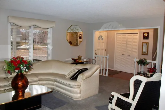 $415,000 | 617 Northeast Birchwood Drive, Lee's Summit, MO 64086