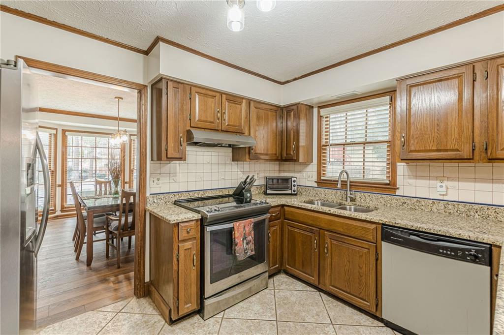 3811 Holy Cross Court Decatur, GA 30034 - Photo 13 of 65