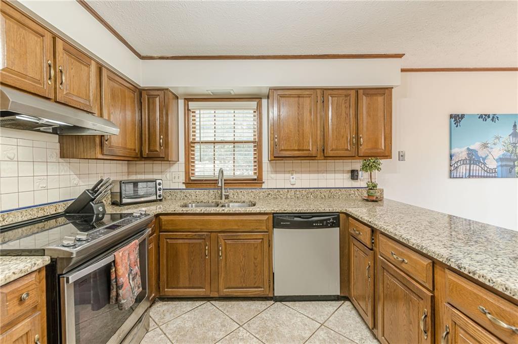 3811 Holy Cross Court Decatur, GA 30034 - Photo 14 of 65