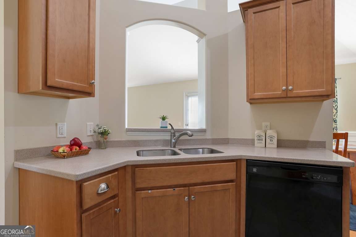 227 Standing Pine Circle Pooler, GA 31322 - Photo 8 of 30