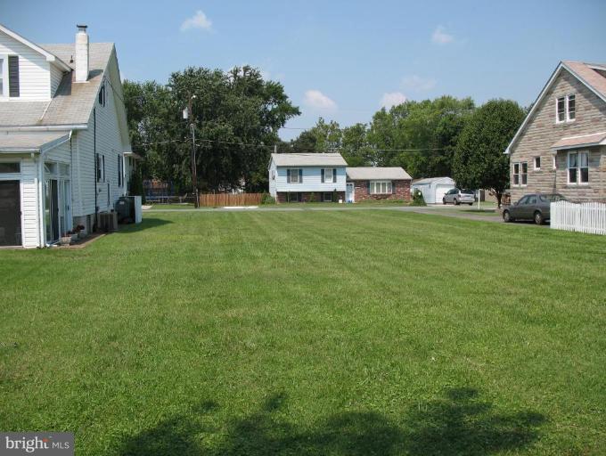 2109 Maple Road Baltimore, MD 21219 - Photo 1 of 19 Exterior (Main)