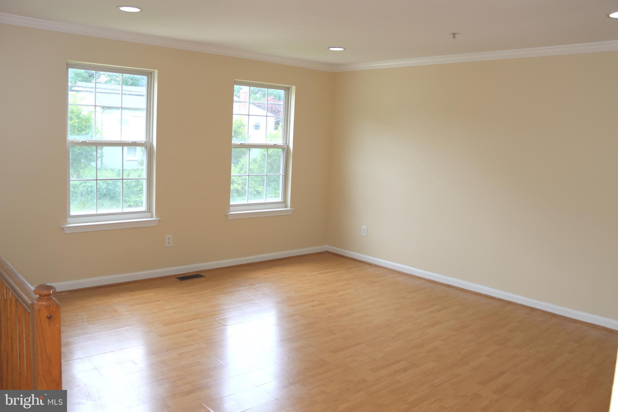 8704 Chestnut Ridge Drive Laurel, MD 20707 - Photo 4 of 15 Living Room