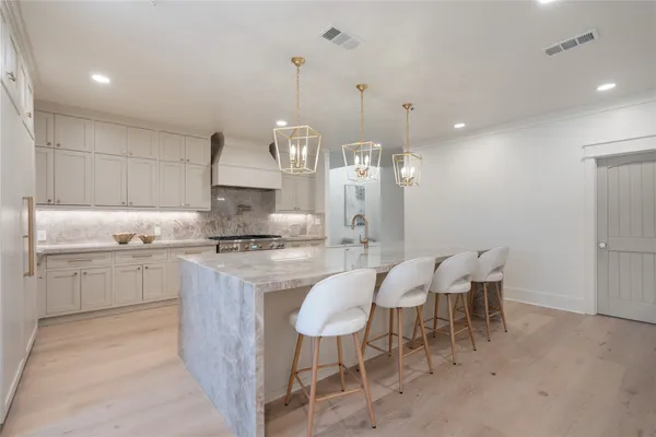 $2,500,000 | 1205 Tall Pines Drive, Friendswood, TX 77546