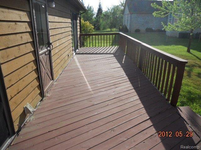 29000 West Nine Mile Road Farmington, MI 48336 - Photo 21 of 21 Large Rear Deck.JPG
