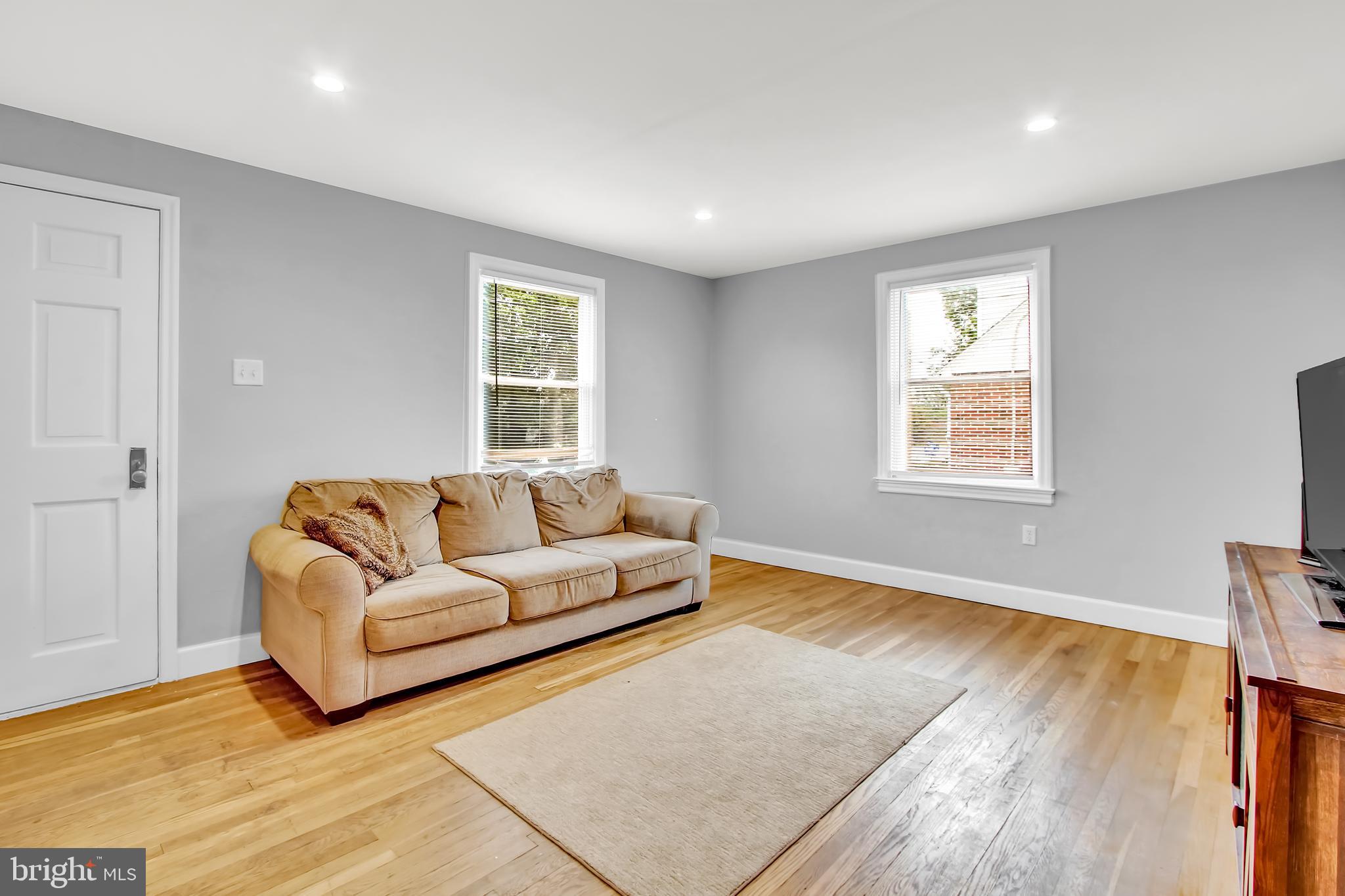 582 Hillcrest Road York, PA 17403 - Photo 2 of 23 Gallery Image 2
