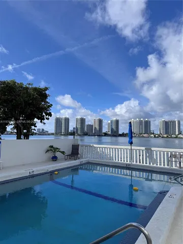 $2,600 | 17900 North Bay Road, Unit 507, Sunny Isles Beach, FL 33160