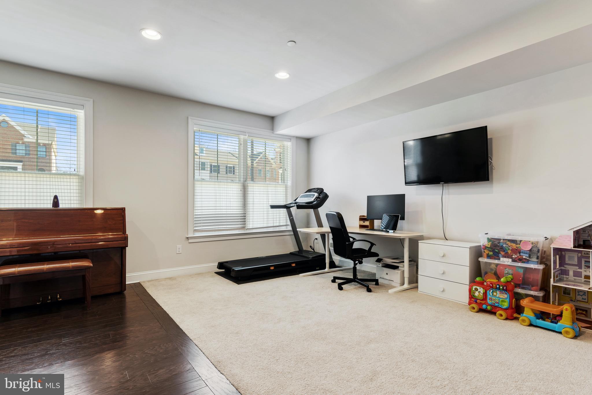 120 Tess Lane Wayne, PA 19087 - Photo 8 of 38 Bright Entry Level Recreation Room