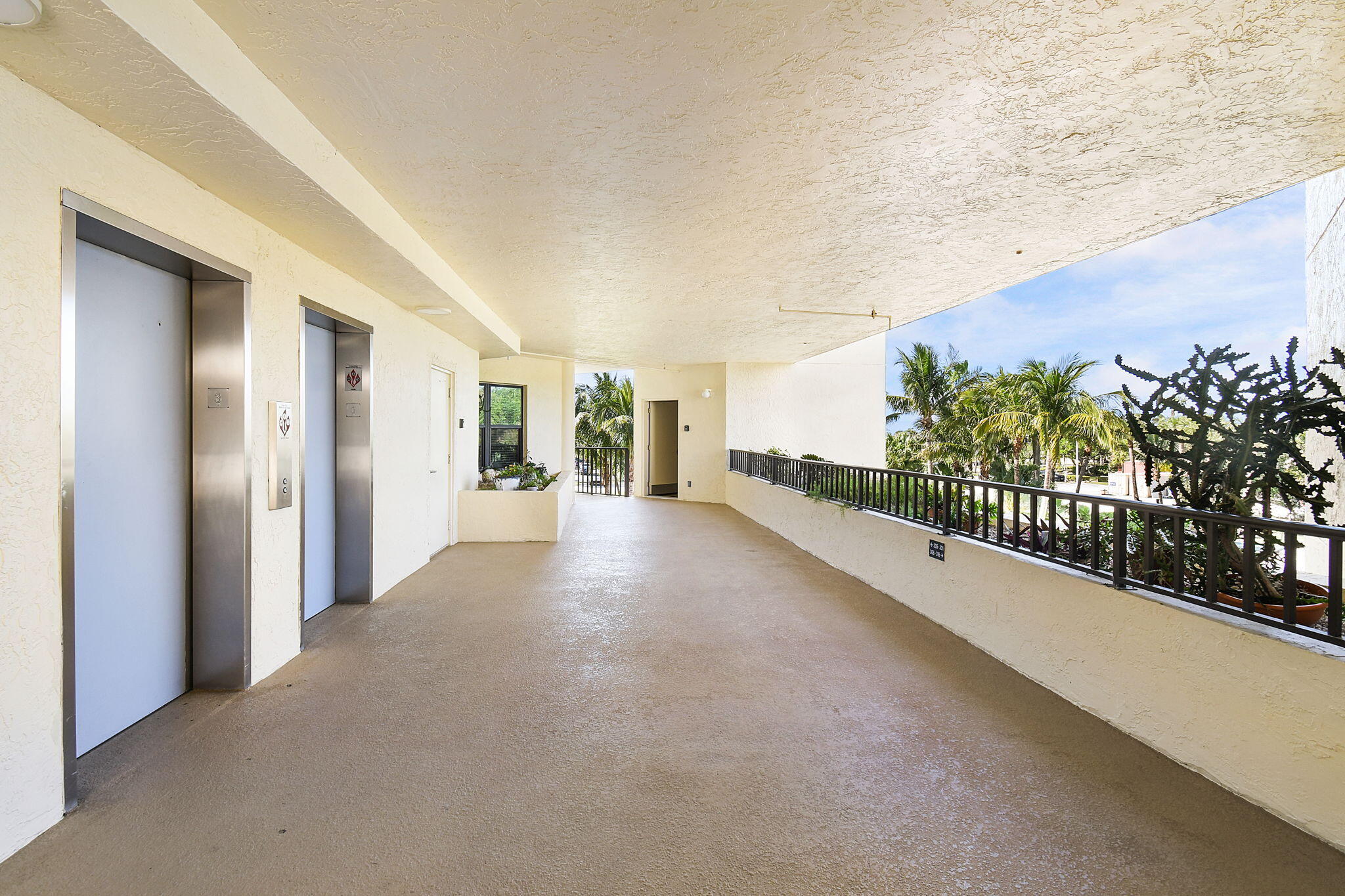 221 Northeast Plantation Road, Unit 316 Stuart, FL 34996 - Photo 4 of 31 7-web-or-mls-500_6302