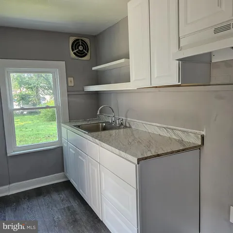 $2,100 | 629 East Quince Street, Vineland, NJ 08360