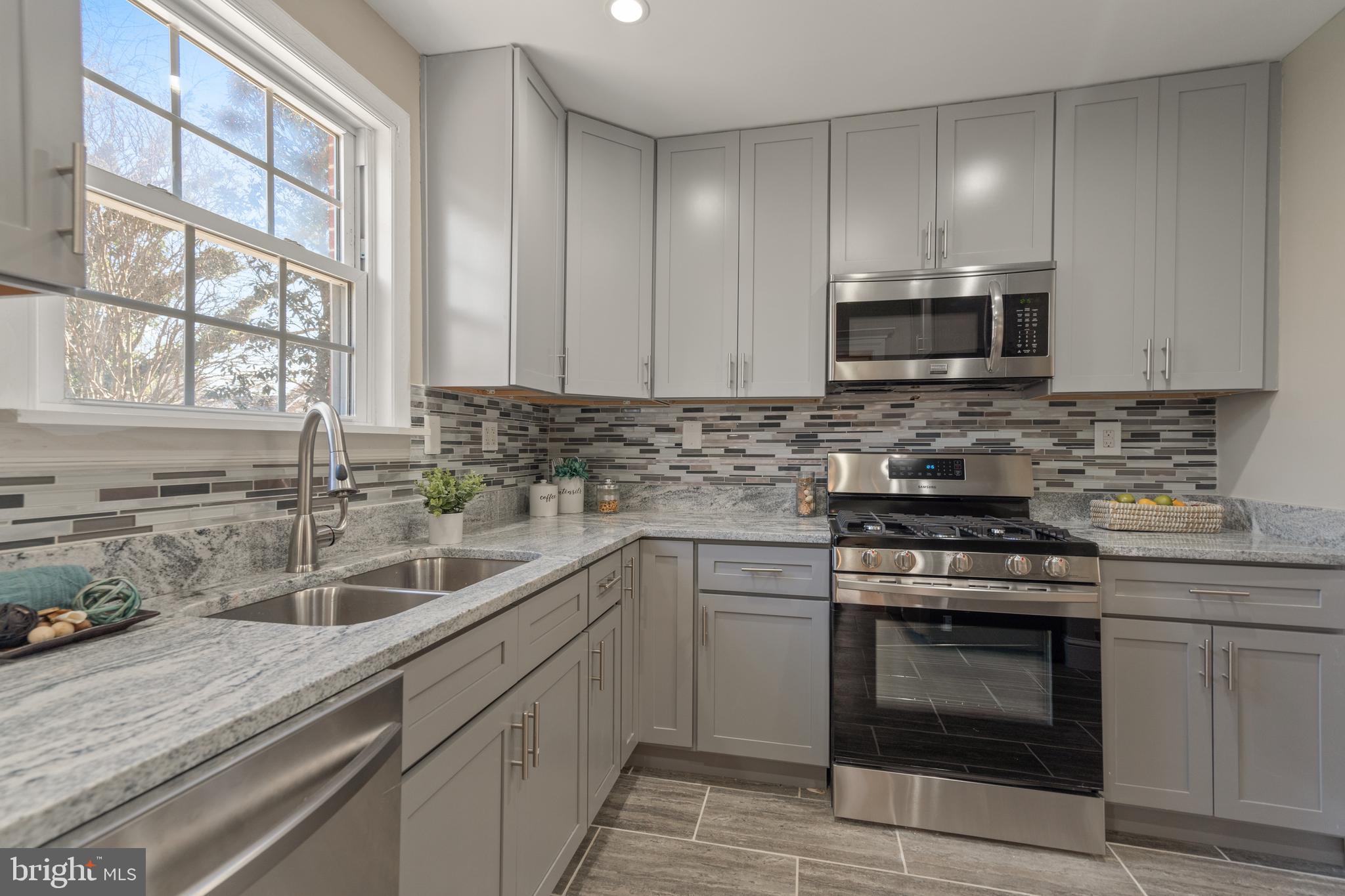 3003 Dunran Road Baltimore, MD 21222 - Photo 10 of 34