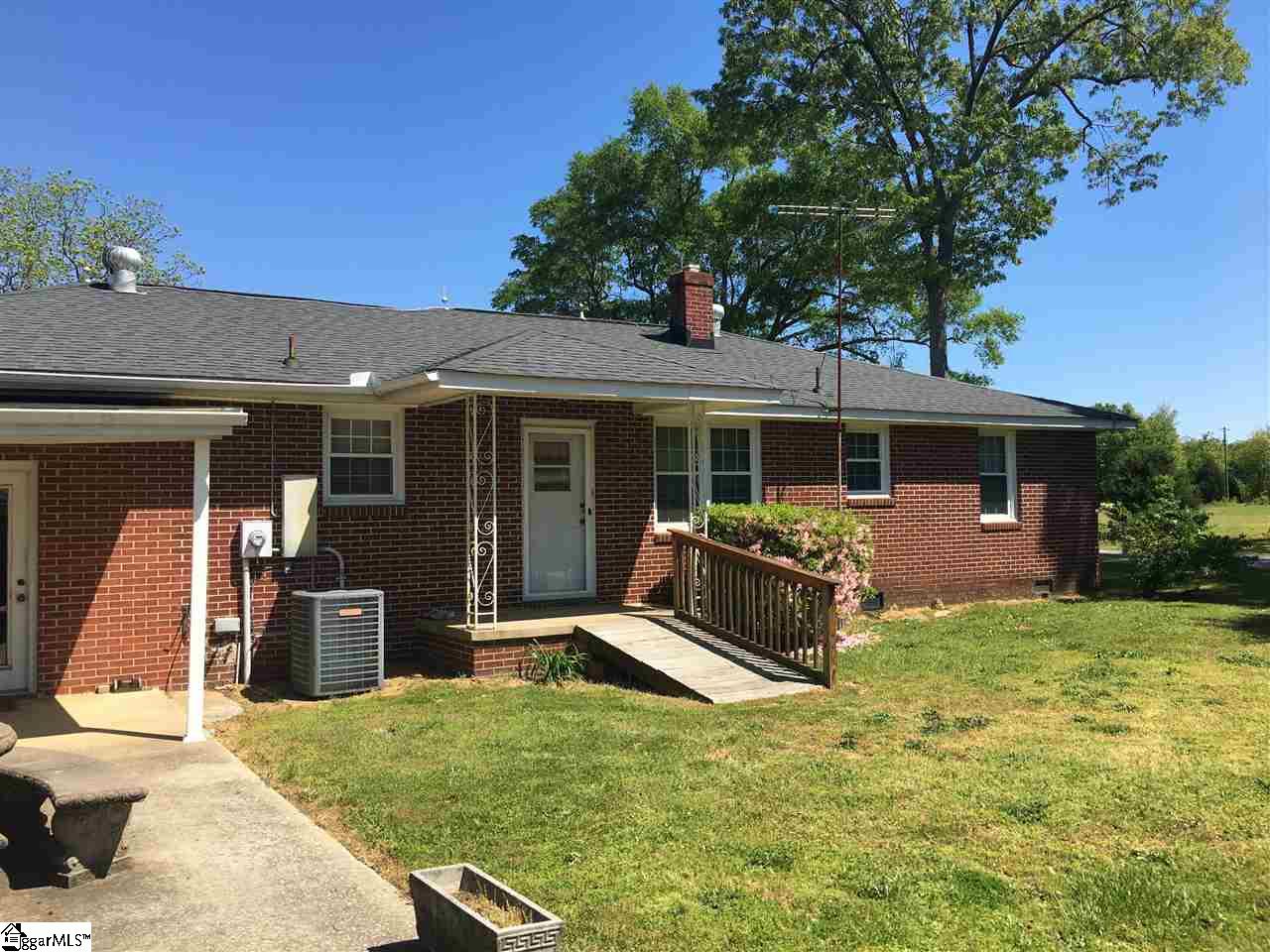 339 Abercrombie Road Gray Court, SC 29645 - Photo 10 of 33