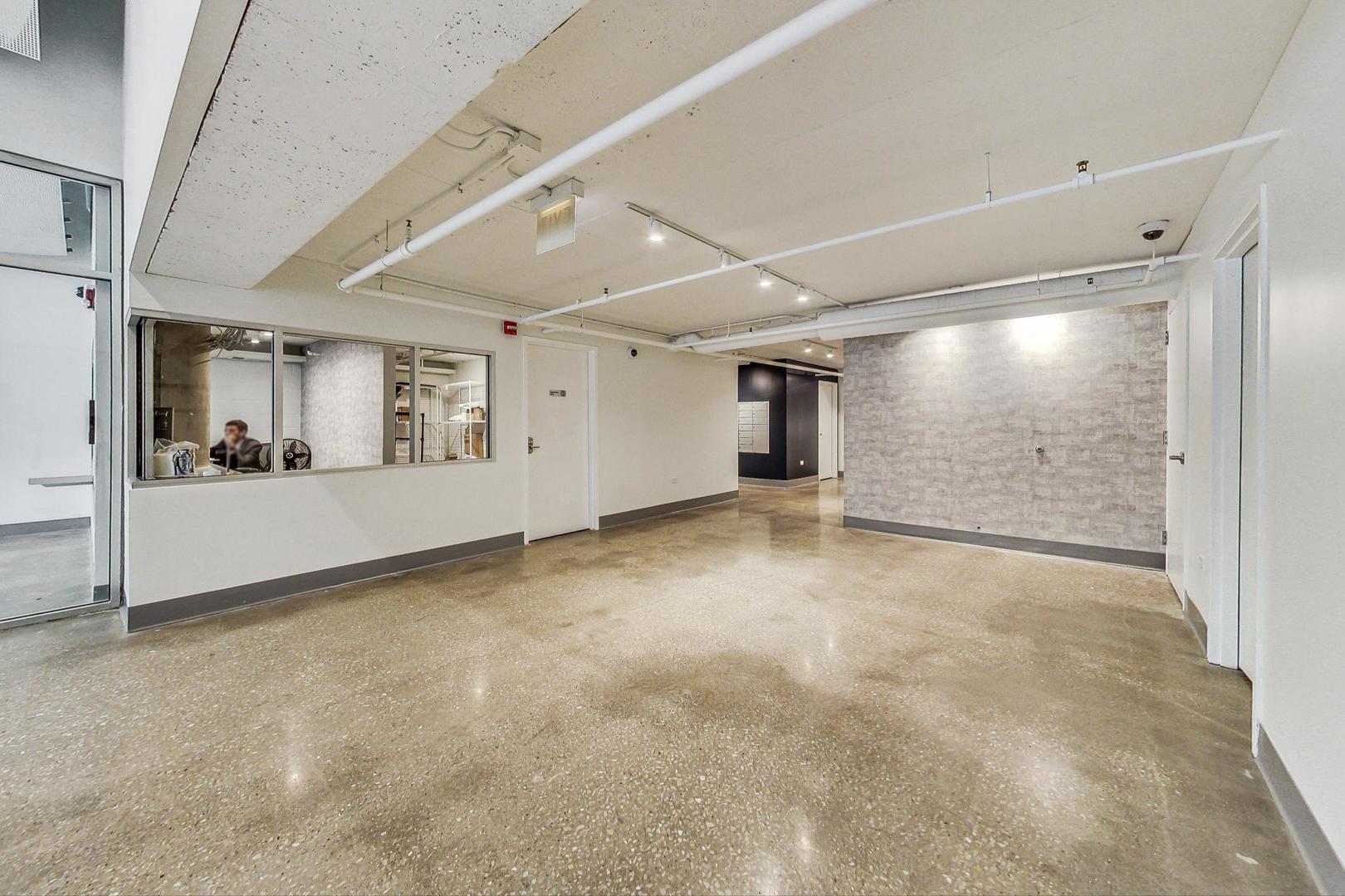 111 South Morgan Street, Unit 404 Chicago, IL 60607 - Photo 8 of 34 Gallery Image 8