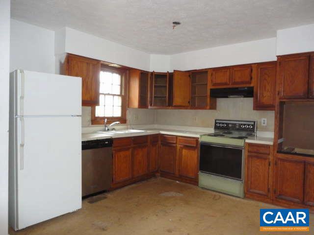 1207 Courthouse Road Louisa, VA 23093 - Photo 6 of 14
