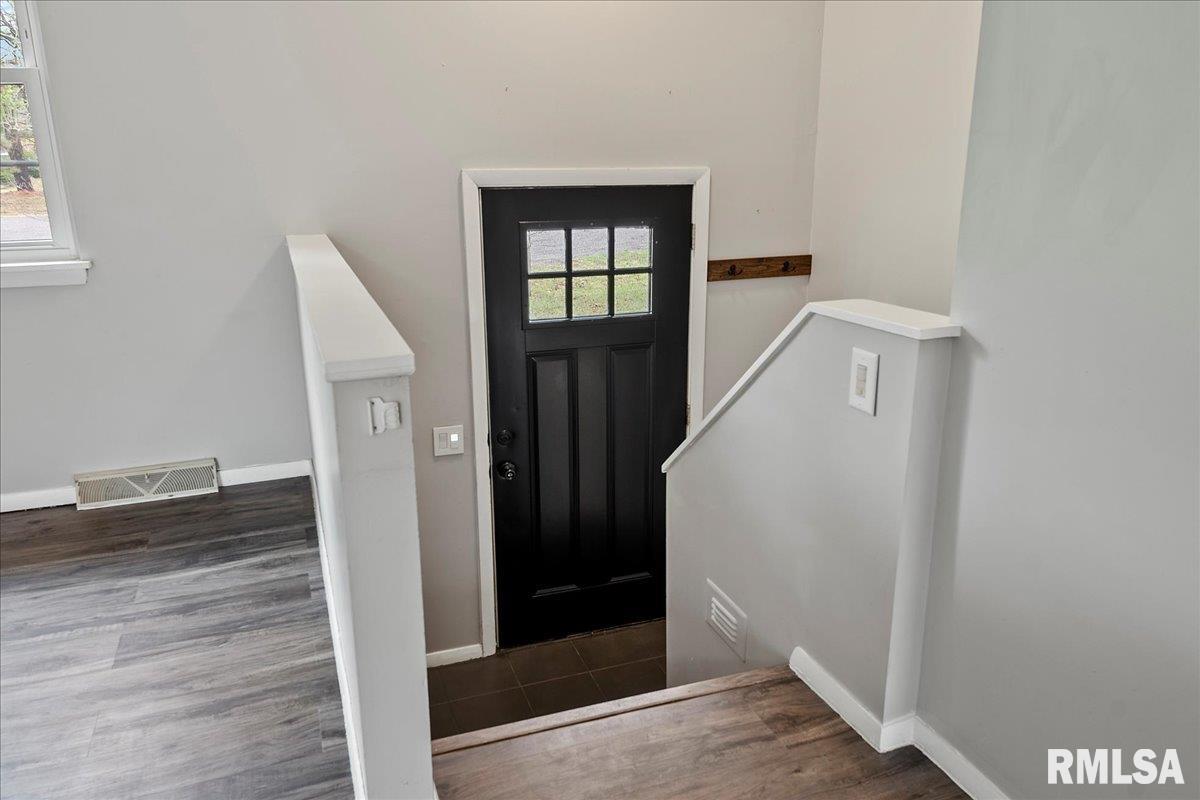2930 Carriage Lane Springfield, IL 62707 - Photo 3 of 31