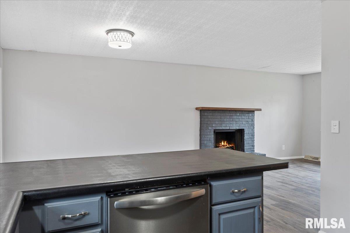 2930 Carriage Lane Springfield, IL 62707 - Photo 8 of 31