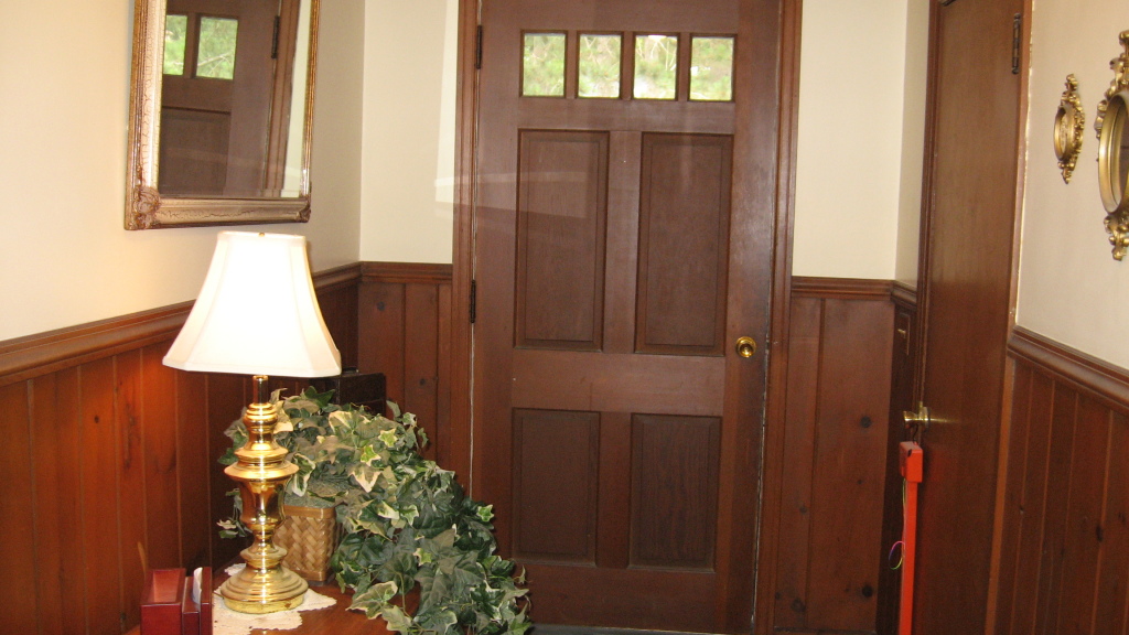 40 Partridge Road Pittsfield, MA 01201 - Photo 2 of 11 front hall