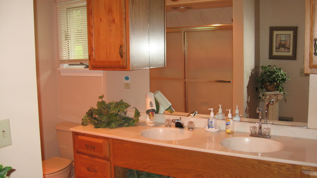 40 Partridge Road Pittsfield, MA 01201 - Photo 10 of 11 bath - 2nd view