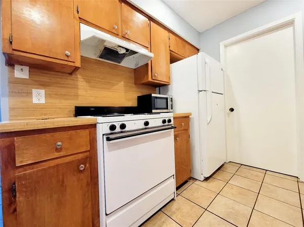 $1,395 | 3503 Rocky Hollow Trail, Unit A, Georgetown, TX 78628