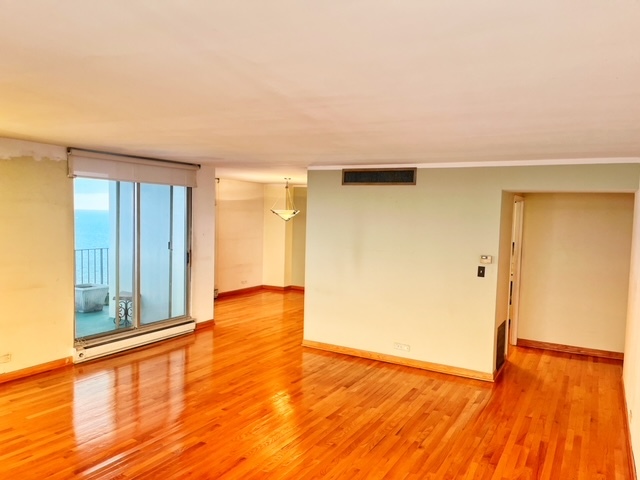 6033 North Sheridan Road, Unit 43B Chicago, IL 60660 - Photo 6 of 25 Gallery Image 6