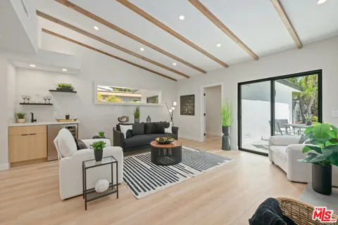 $1,749,000 | 23442 Burbank Boulevard, Woodland Hills, CA 91367