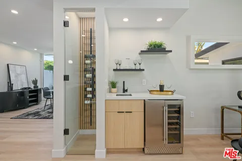 $1,749,000 | 23442 Burbank Boulevard, Woodland Hills, CA 91367