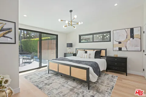 $1,749,000 | 23442 Burbank Boulevard, Woodland Hills, CA 91367