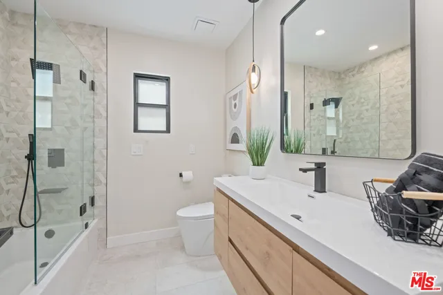 $1,849,000 | 23442 Burbank Boulevard, Woodland Hills, CA 91367