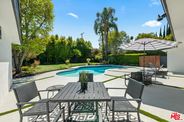 $1,849,000 | 23442 Burbank Boulevard, Woodland Hills, CA 91367