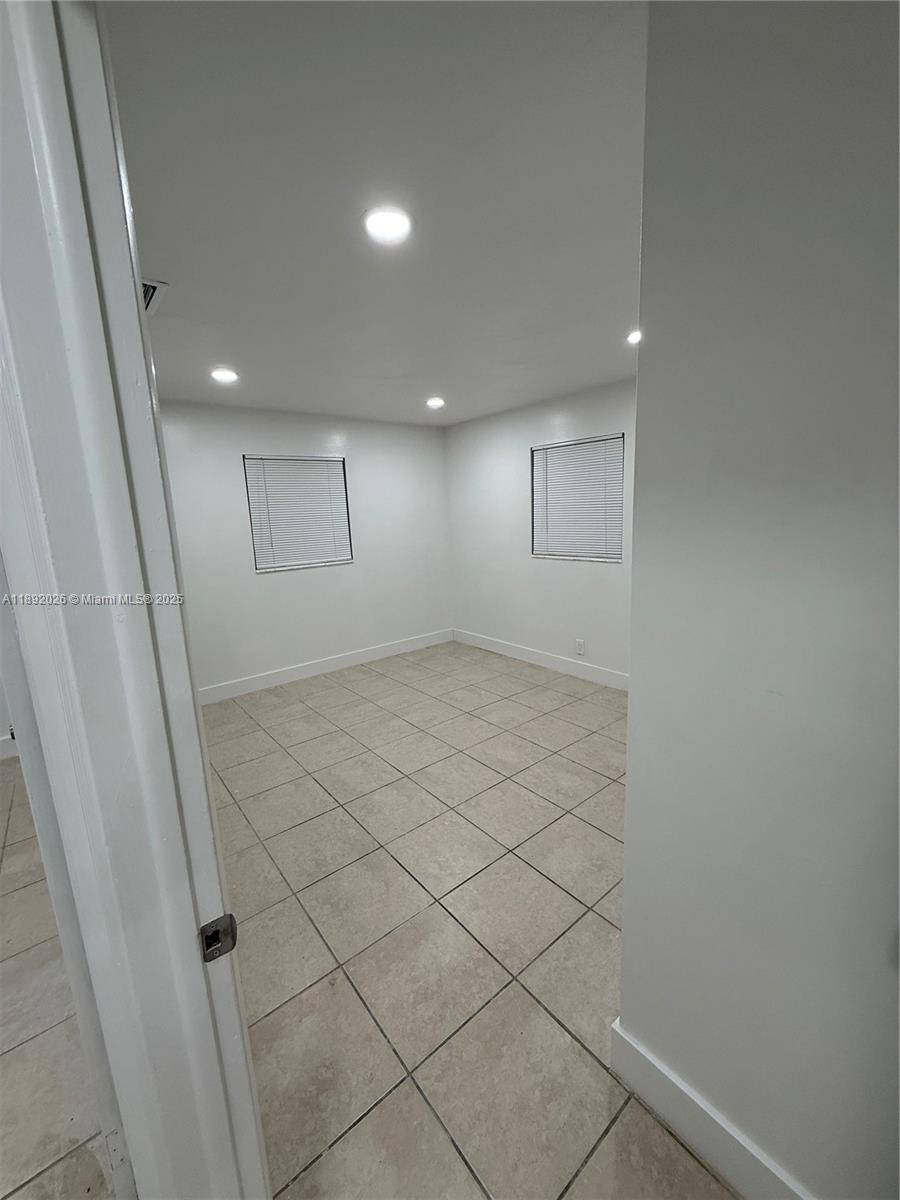 1600 West 14th Street Riviera Beach, FL 33404 - Photo 12 of 22 a view of room