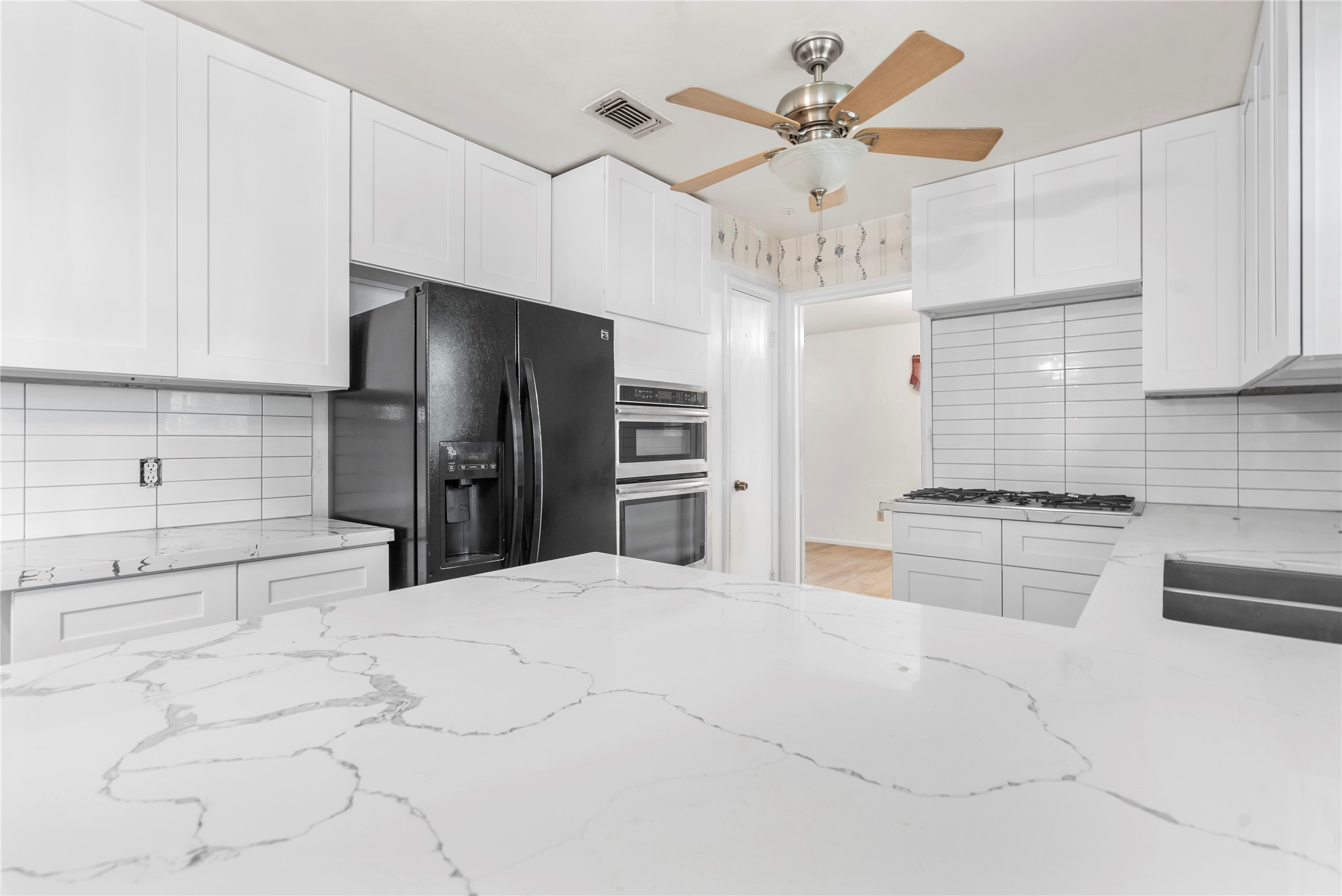 8903 Roos Road Houston, TX 77036 - Photo 8 of 24